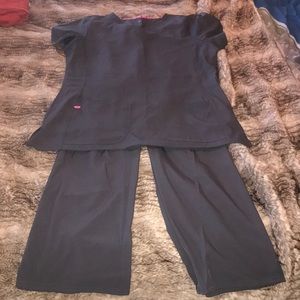 HEARTSOUL SCRUBS SET